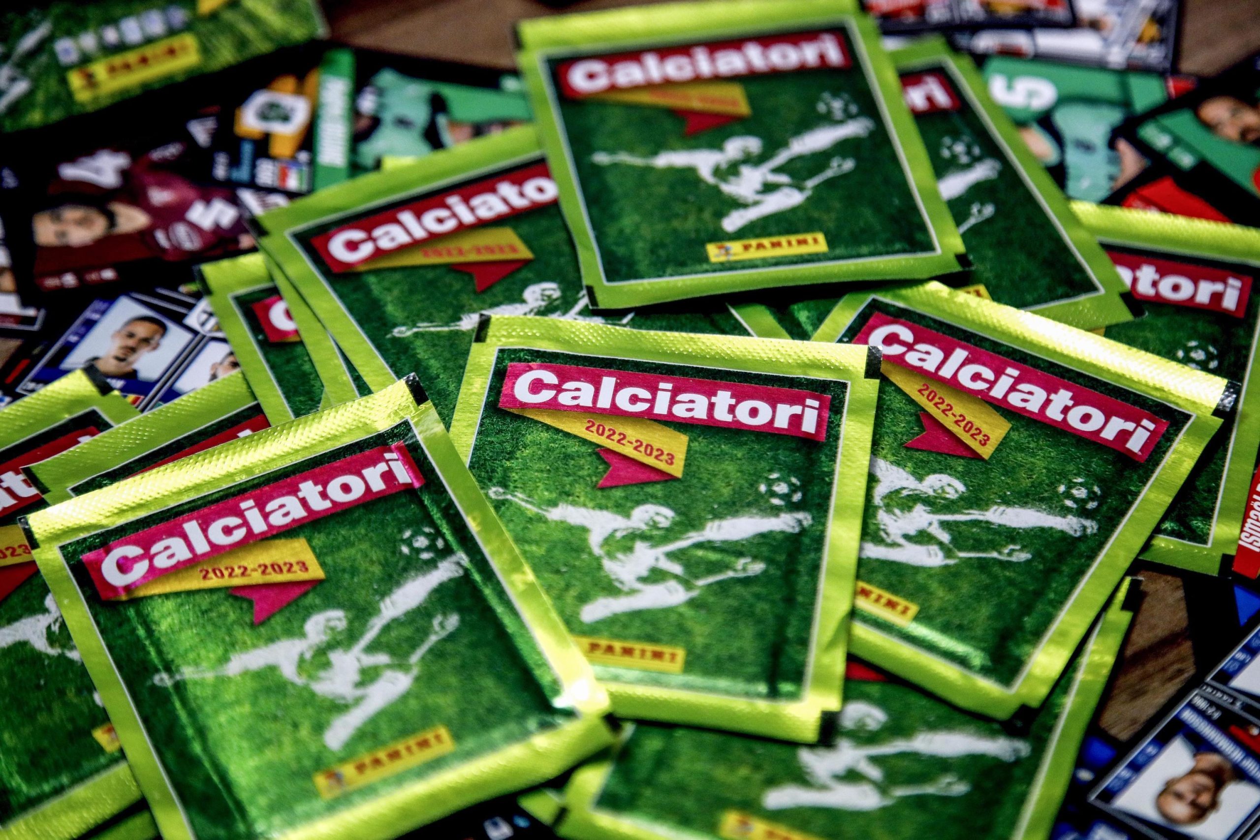 “Celo manca”, le figurine Panini aprono alle donne