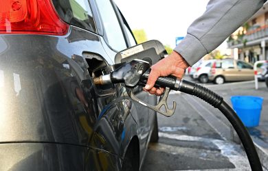 Prezzi di benzina e diesel diversi da città a città. Queste le ragioni