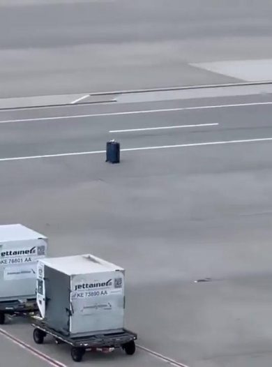 Valigia scappa dall’aeroporto | video