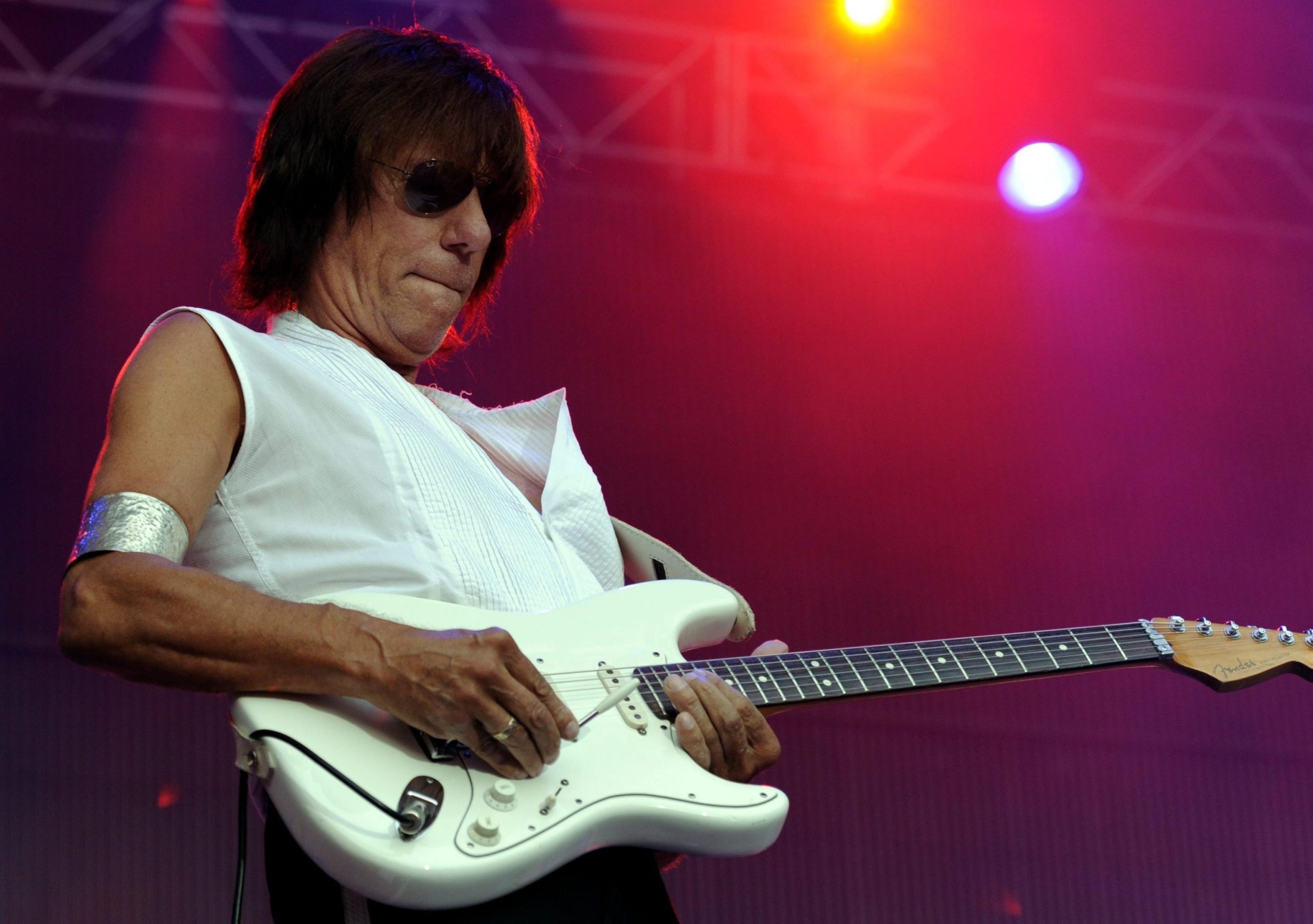 Addio a Jeff Beck, genio della chitarra: 10 cose da sapere