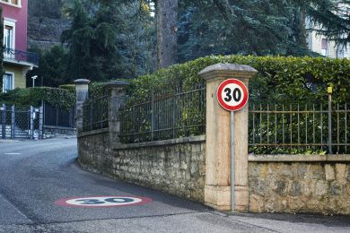 Milano: limite a 30 km/h in tutta la città a partire dal 2024
