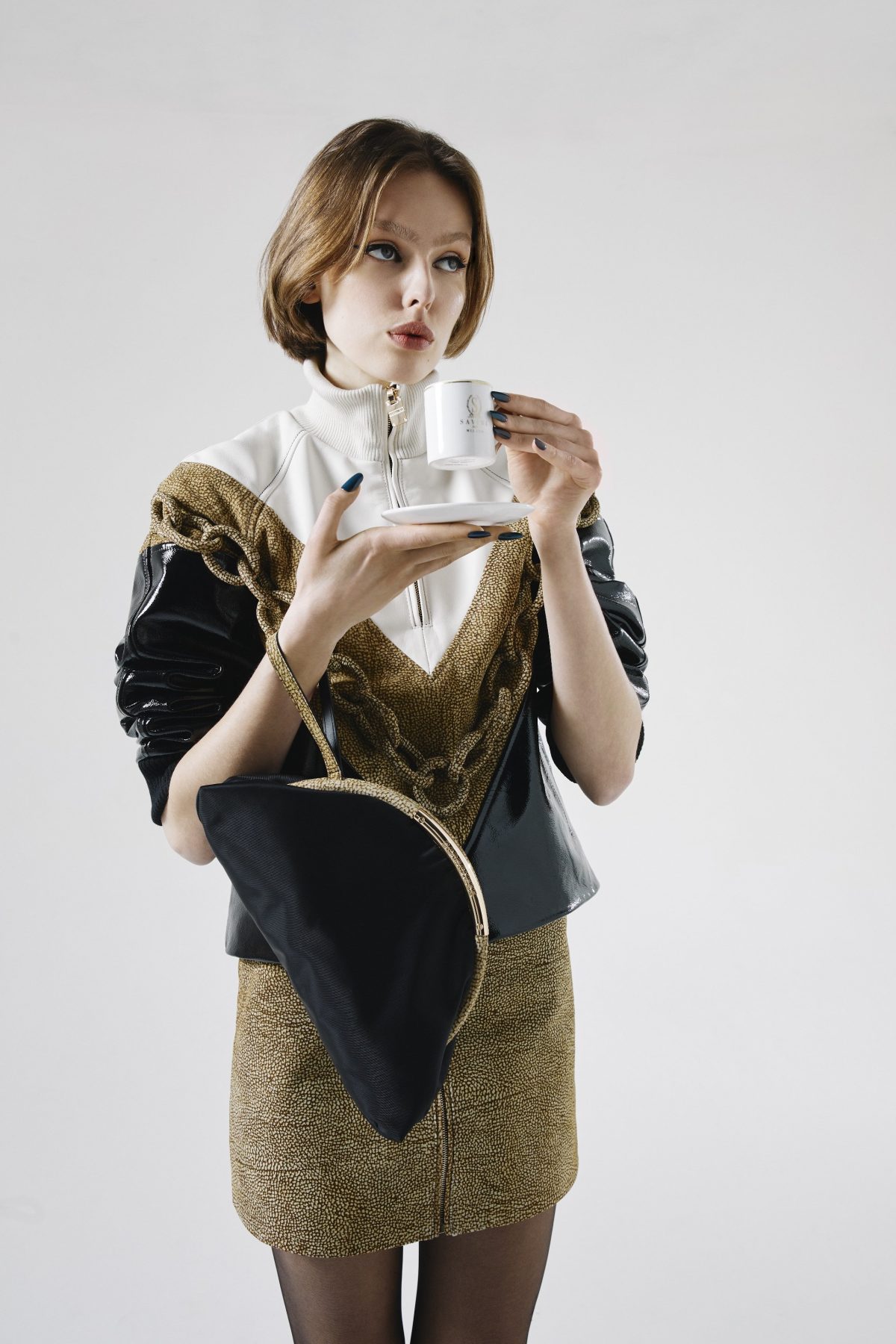 Galleria foto 'Milano Moda Donna: accessori punk, glam e rock per uno stile chic ma ribelle' - foto 6