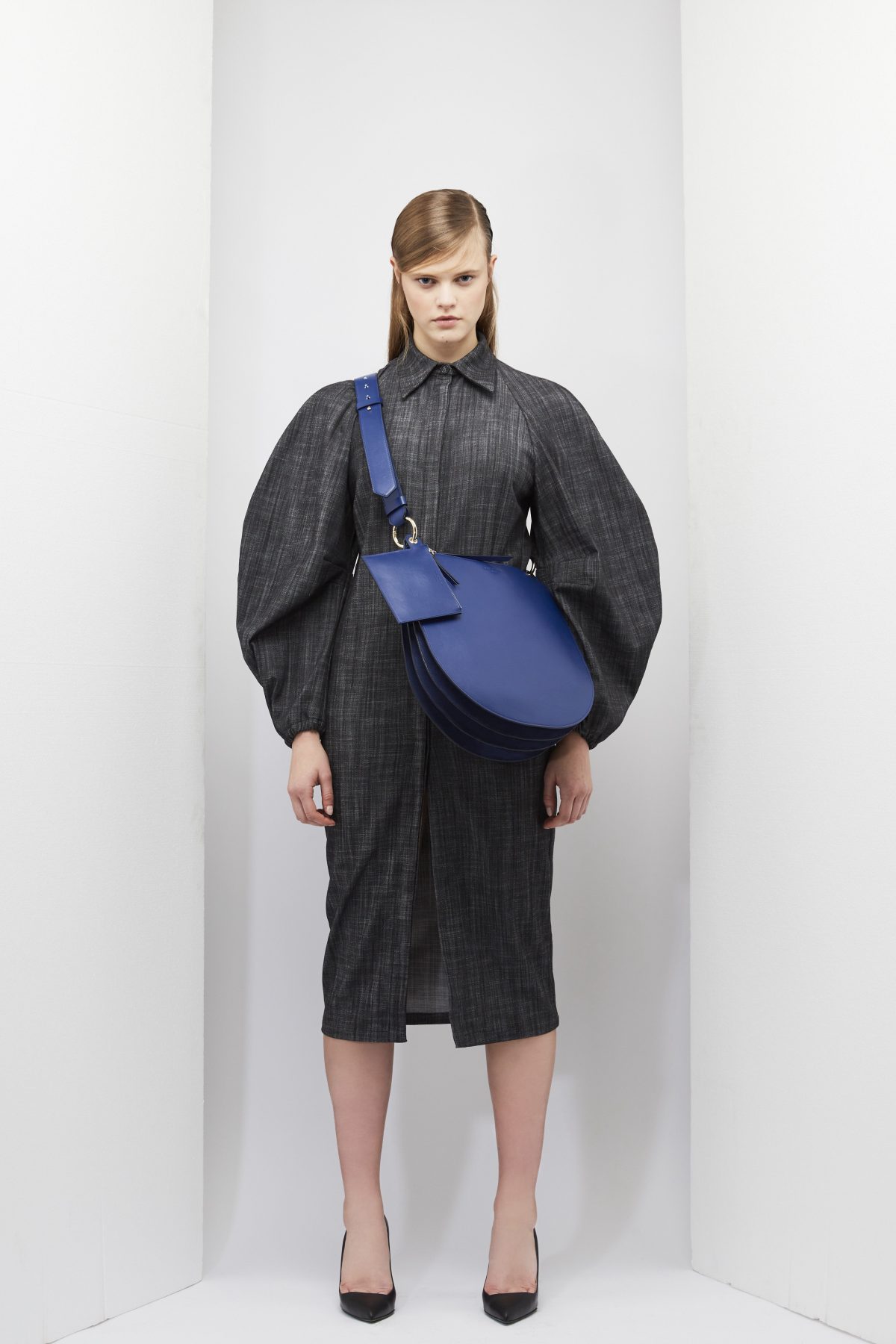 Galleria foto 'Milano Moda Donna: accessori punk, glam e rock per uno stile chic ma ribelle' - foto 11