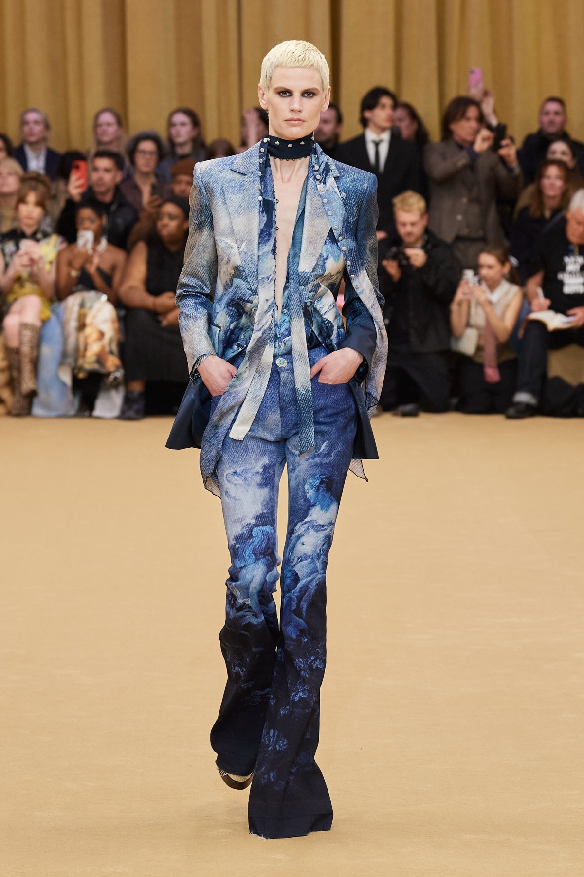 Galleria foto 'Milano Moda Donna: anime diverse, romantiche, sensuali e ribelli' - foto 32