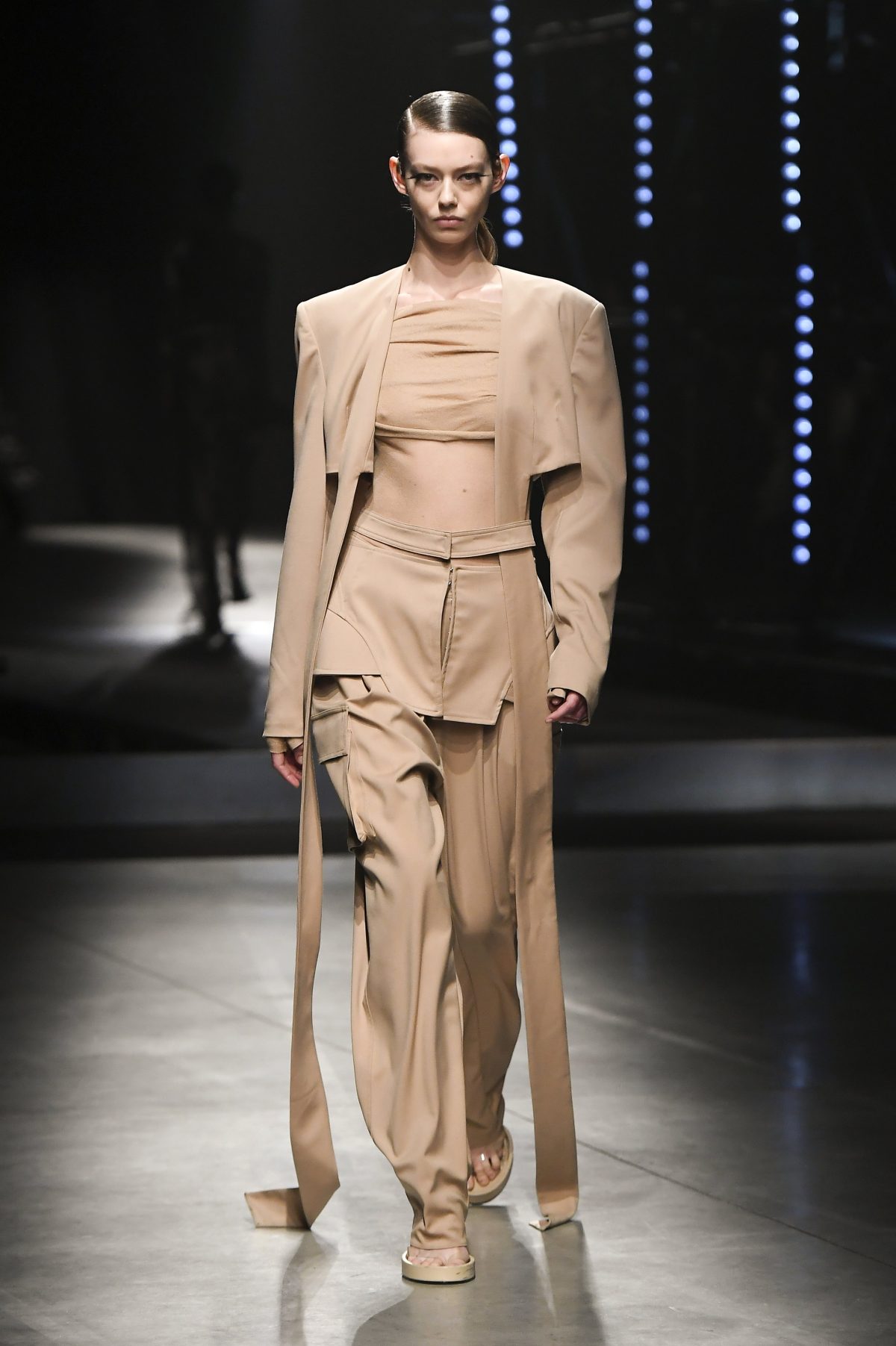 Galleria foto 'Milano Moda Donna: anime diverse, romantiche, sensuali e ribelli' - foto 41