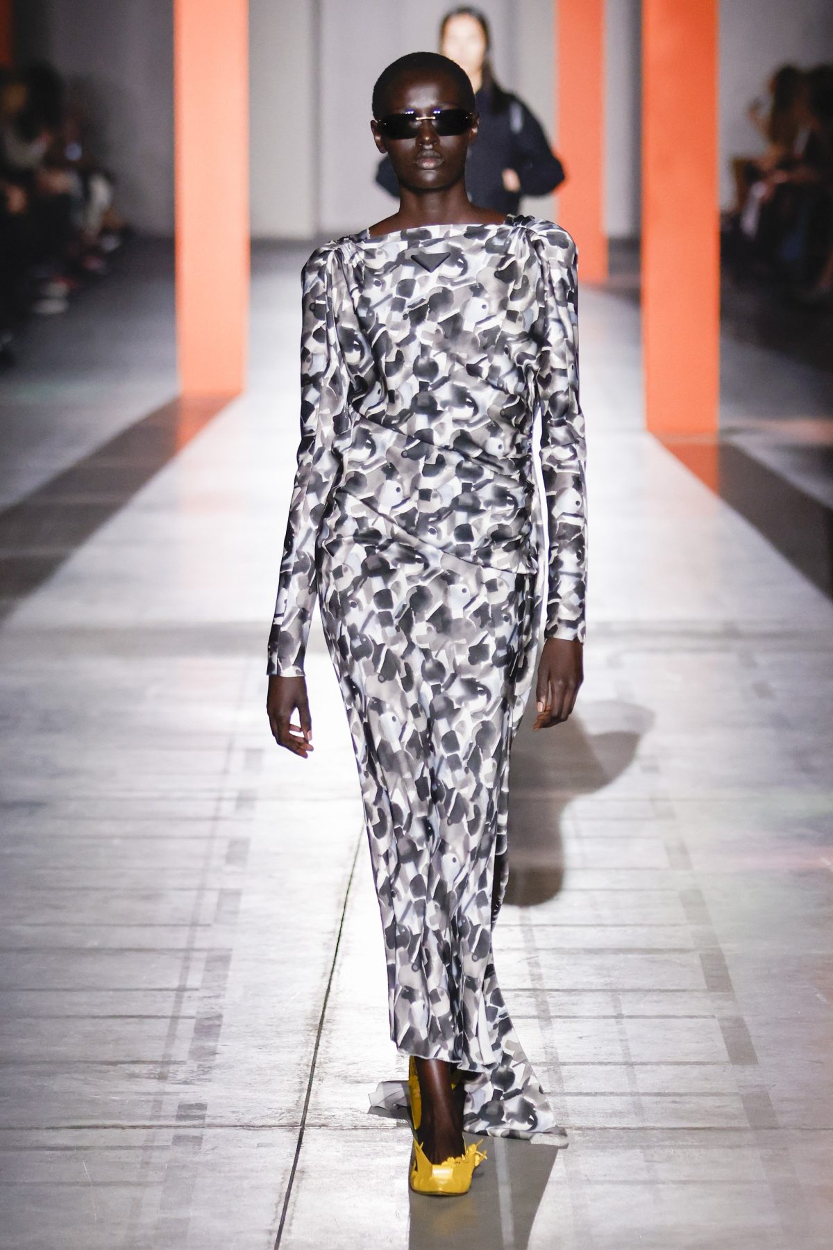 Galleria foto 'Milano Moda Donna: «Back to Basics» la poesia visionaria di Prada' - foto 15