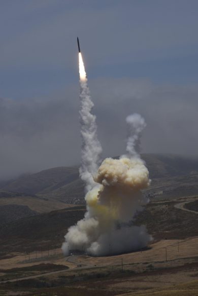 Cnn: la Russia ha testato un missile balistico durante la visita di Biden a Kiev