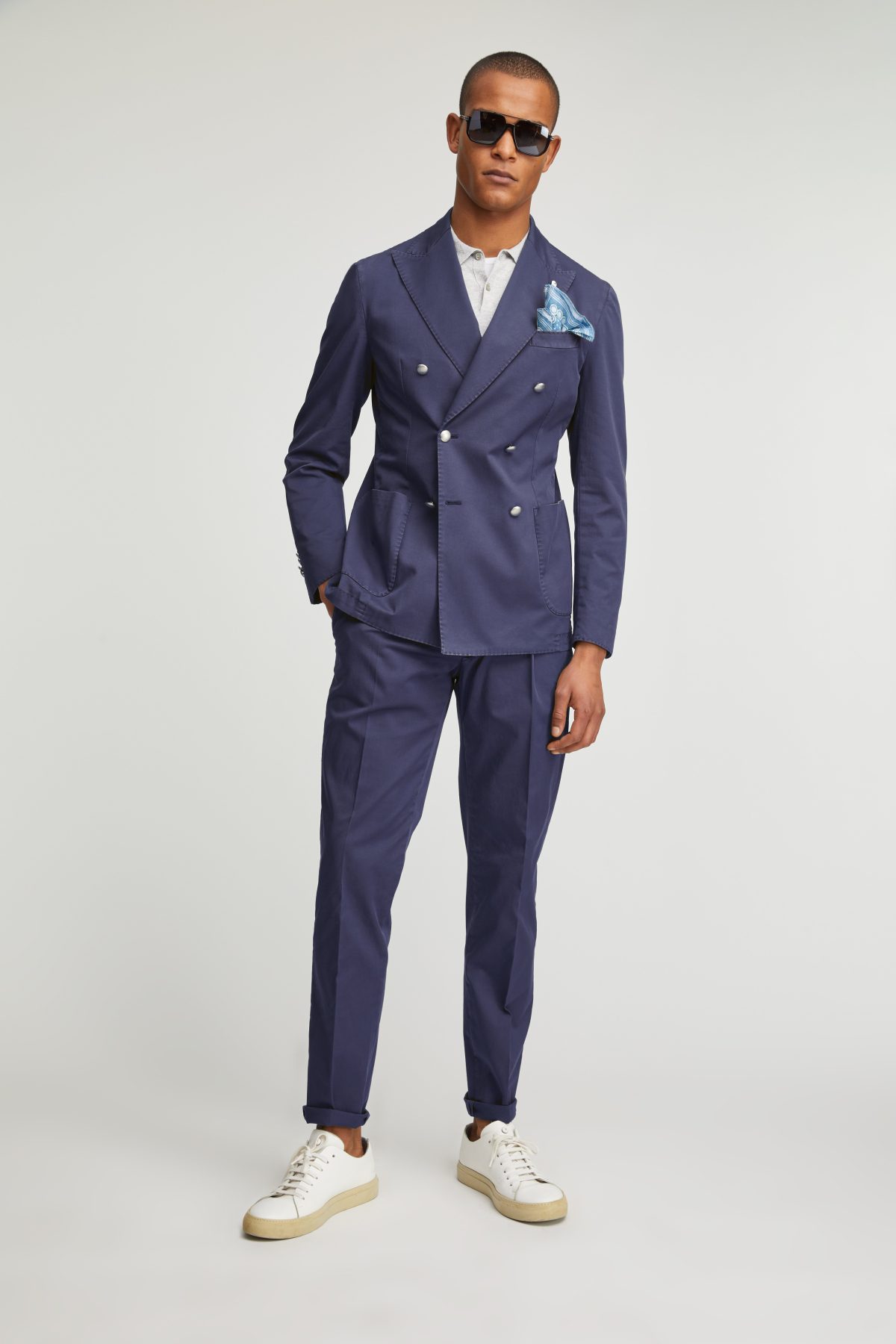 Galleria foto 'Moda Uomo: fra eleganza e dinamismo nello stile contemporaneo' - foto 17