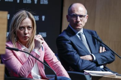 Letta elogia la Meloni ed il Pd esplode