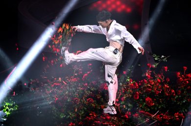 Sanremo: Blanco indagato da Procura per danneggiamento sul palco dell’Ariston