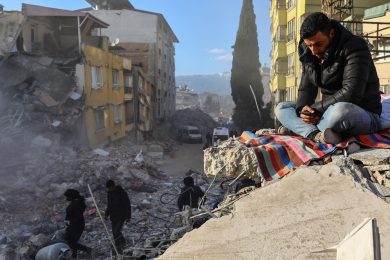 Assad sfrutta il terremoto per fermare le sanzioni contro la Siria
