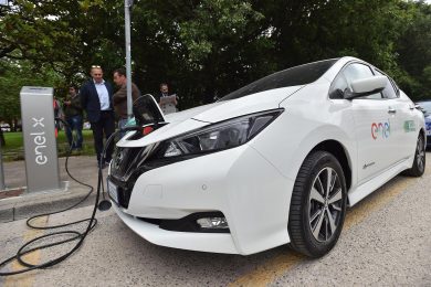 Ok definitivo della Ue: stop alla vendita auto diesel e benzina dal 2035