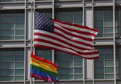 Allarme Usa: «Americani, via subito dalla Russia»