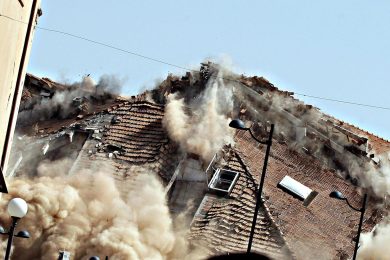 Le ferite risanate (e quelle aperte) di un terremoto dimenticato