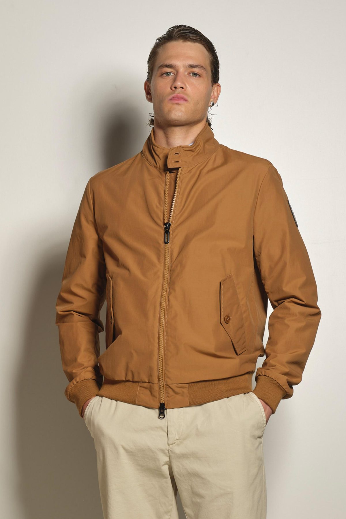 Galleria foto 'Moda: quel giubbino unico, fra formalità e attitudine sportiva' - foto 13