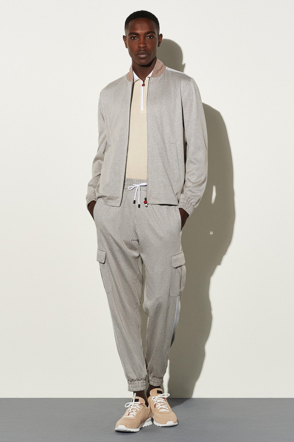 Galleria foto 'Moda: quel giubbino unico, fra formalità e attitudine sportiva' - foto 6