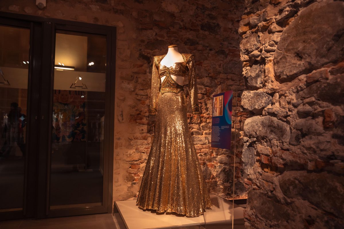 Galleria foto 'Gli abiti di Raffaella Carrà in mostra a Sanremo' - foto 10