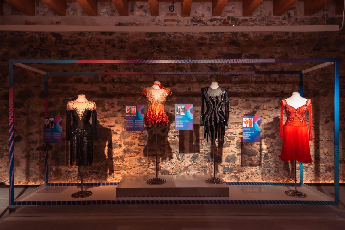 Galleria foto 'Gli abiti di Raffaella Carrà in mostra a Sanremo' - foto 8