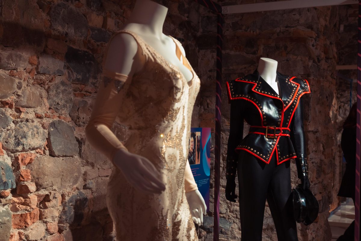 Galleria foto 'Gli abiti di Raffaella Carrà in mostra a Sanremo' - foto 6