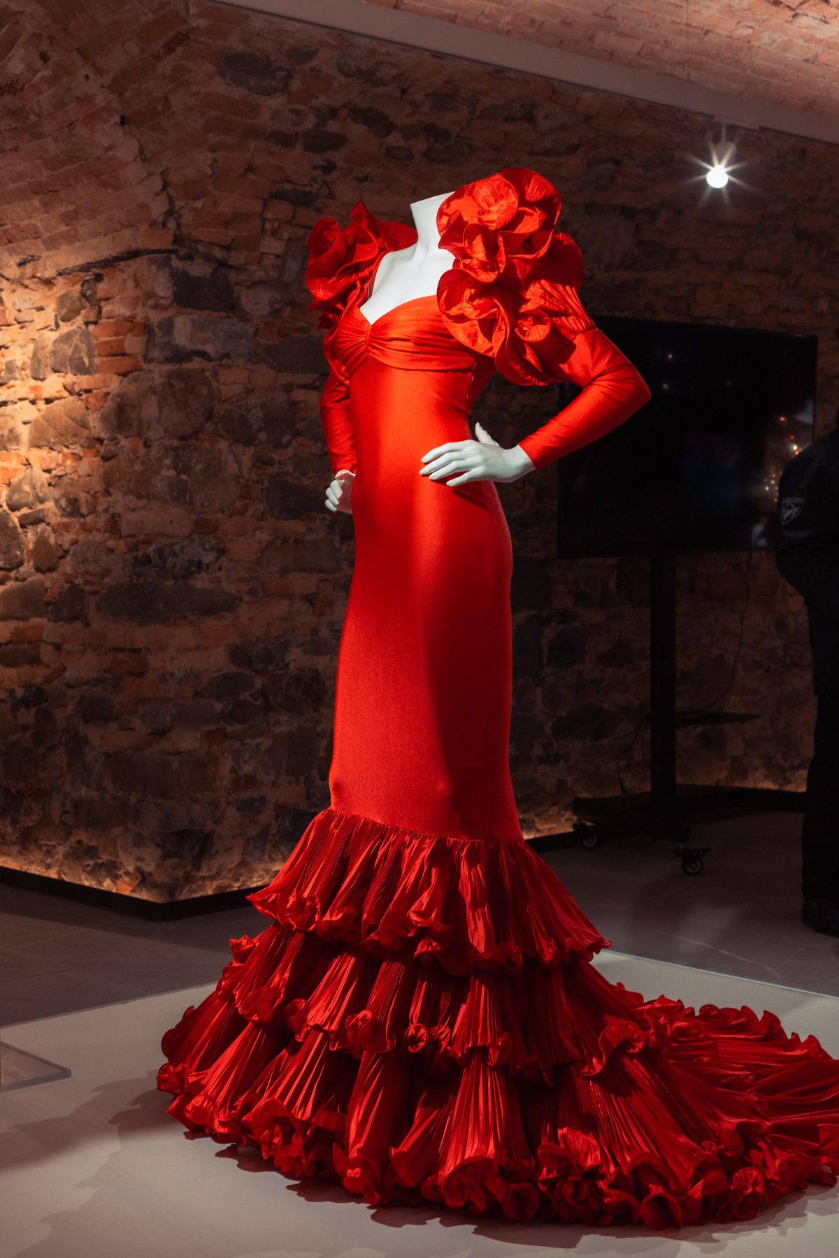 Galleria foto 'Gli abiti di Raffaella Carrà in mostra a Sanremo' - foto 4