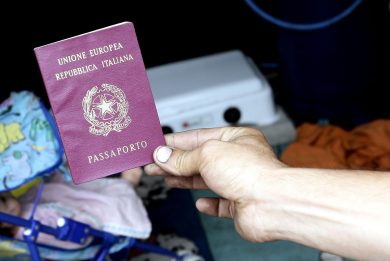 Poco personale e burocrazia. Così in Italia si aspettano mesi per il passaporto