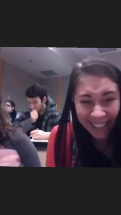 Studentesse scherzano in classe e succede l’inaspettato | video