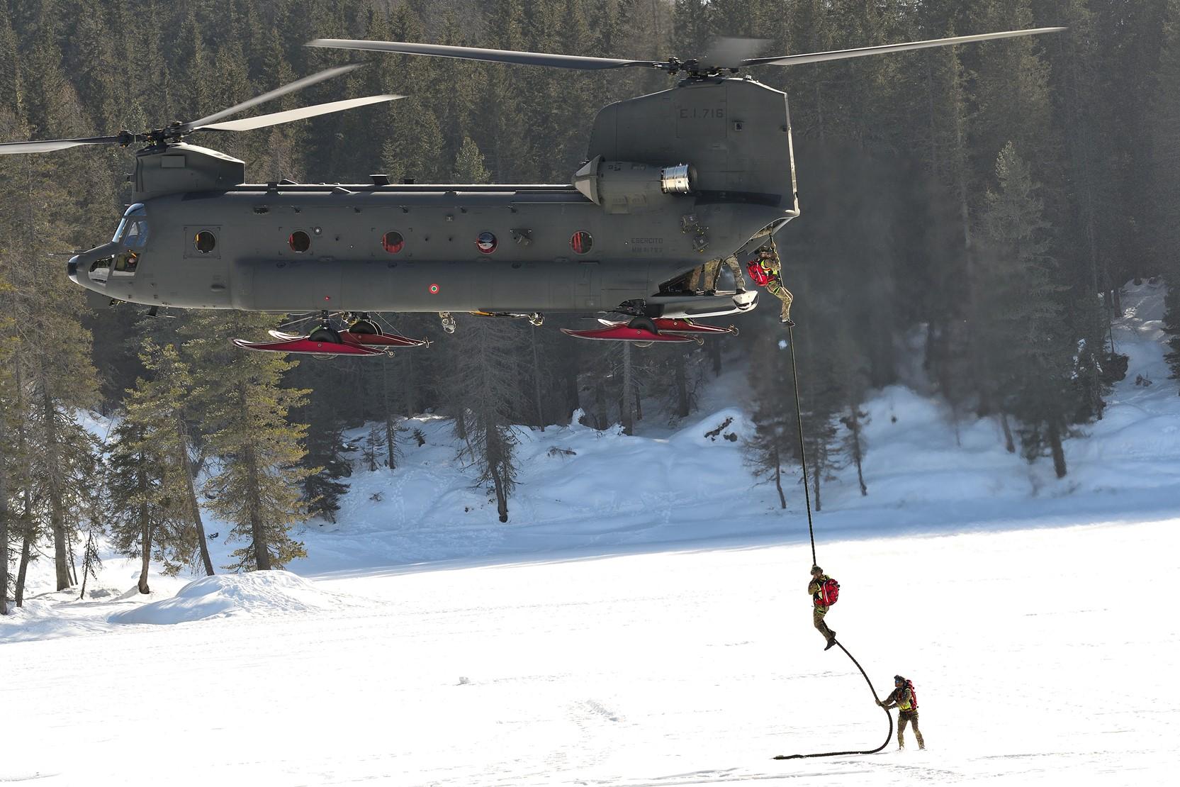 L’Esercito festeggia i 50 anni (di uso) del Chinook L’Esercito festeggia i 50 anni (di uso) del Chinook