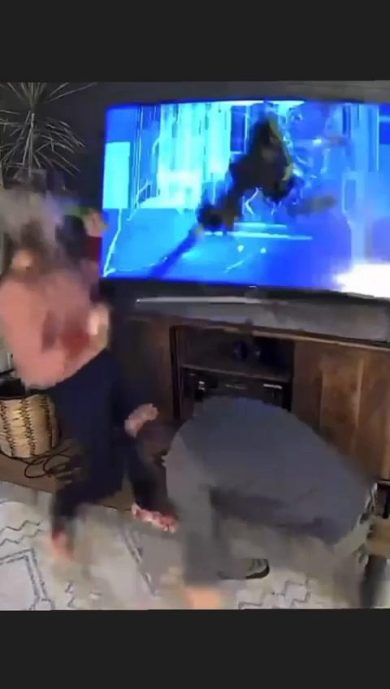 Marito fa un agguato alla moglie | video