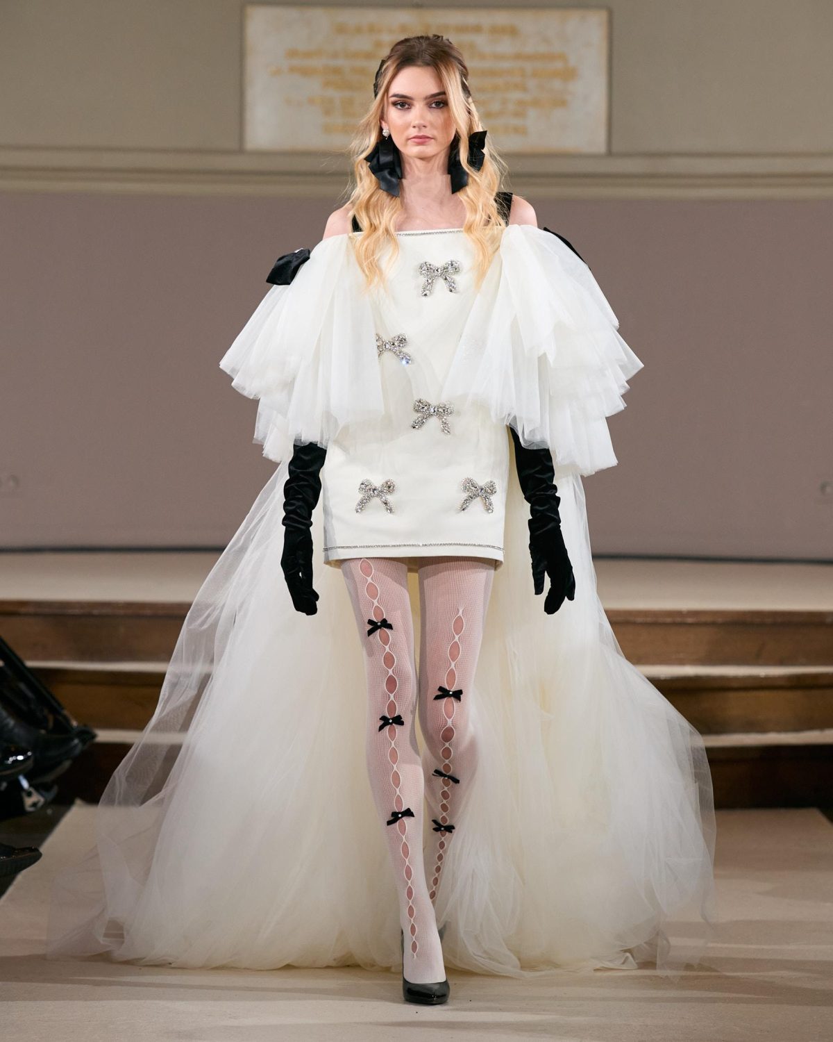 Galleria foto 'La moda orientale sbarca a Parigi' - foto 2