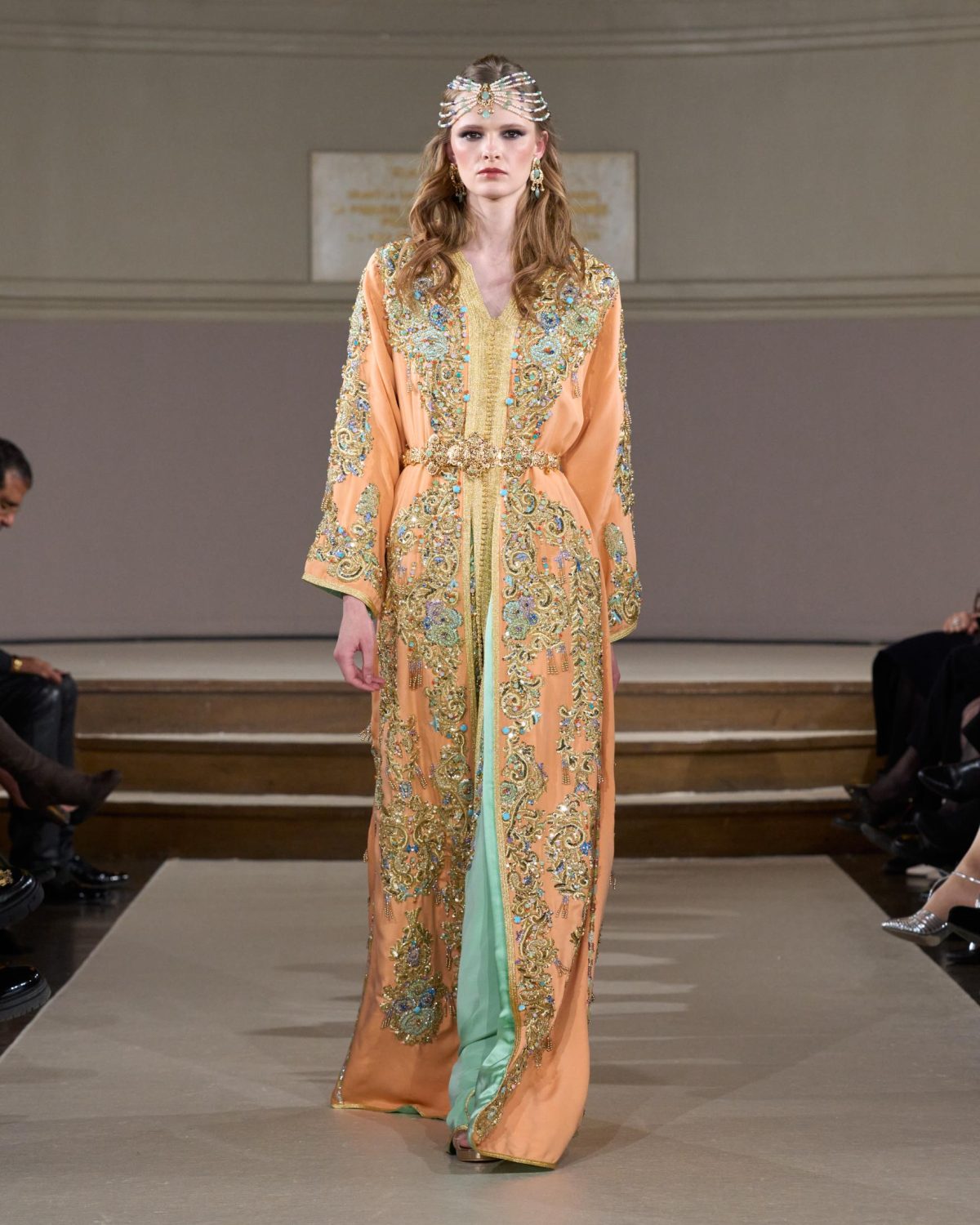 Galleria foto 'La moda orientale sbarca a Parigi' - foto 9