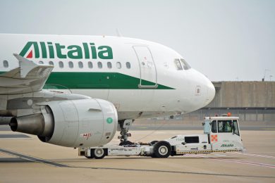 Ue: il prestito di 400 mln ad Alitalia è illegale