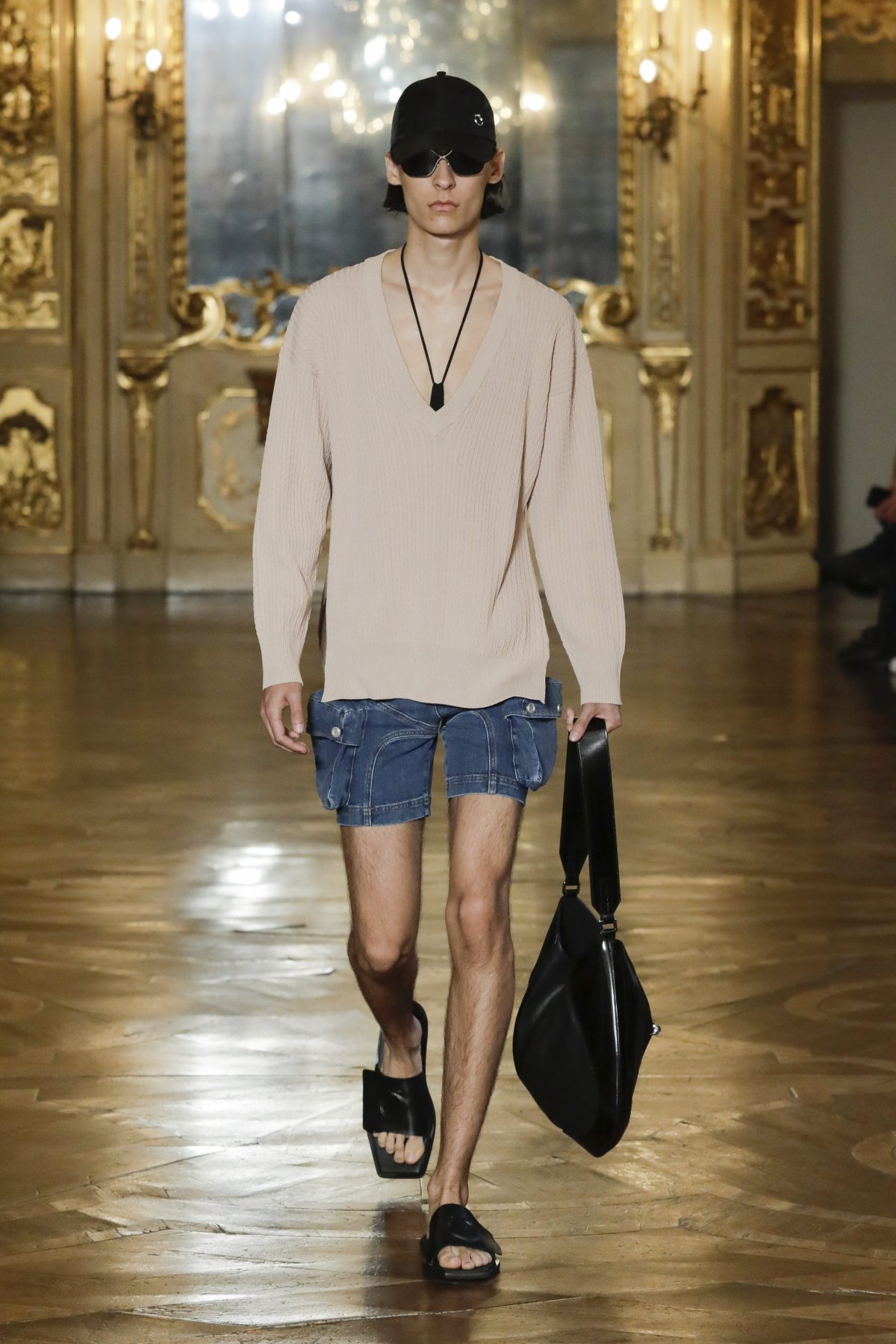 Galleria foto 'La maglieria è il nuovo capo su cui investire' - foto 15