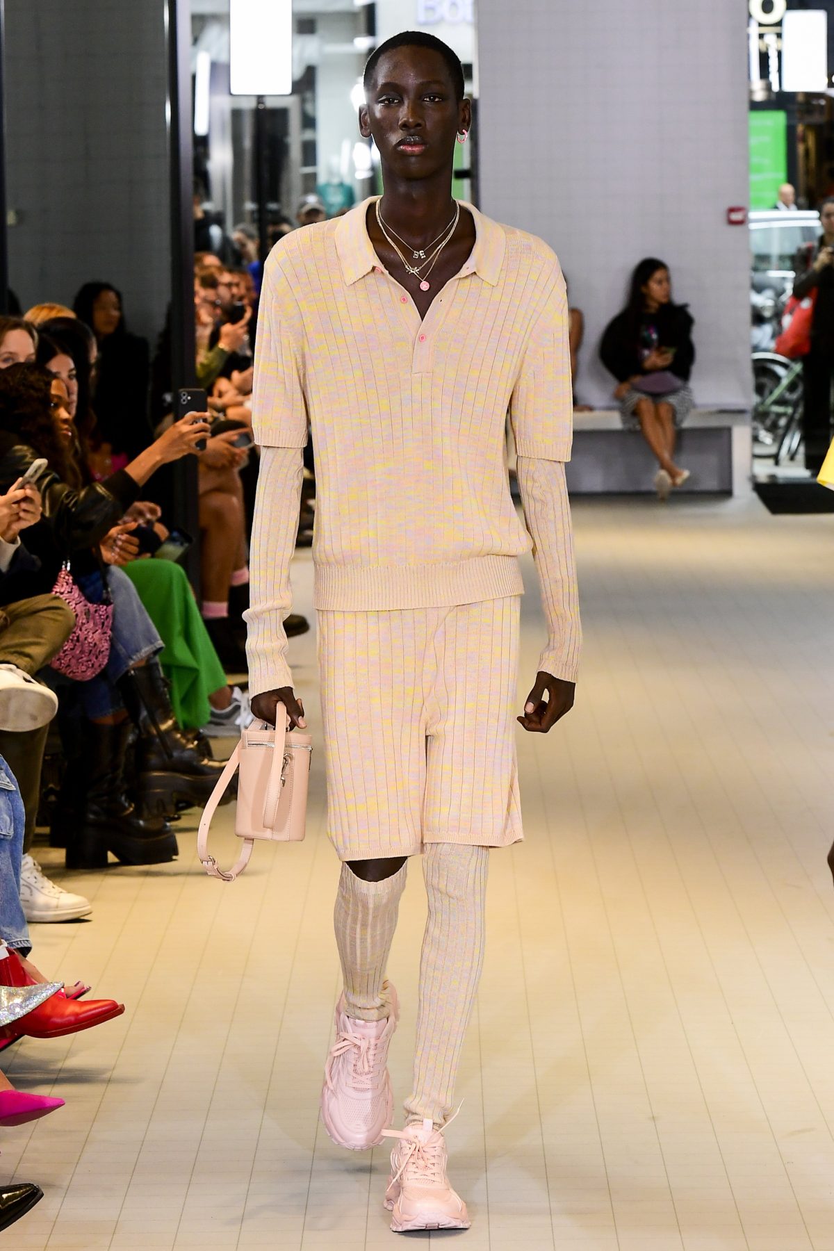 Galleria foto 'La maglieria è il nuovo capo su cui investire' - foto 20