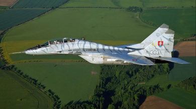 La Polonia abbatte droni russi, caccia Nato in volo e aeroporto di Varsavia chiuso