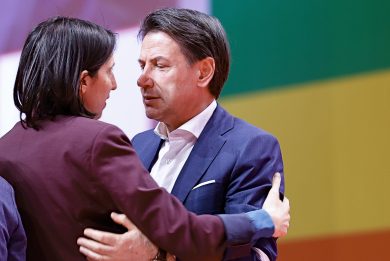 Conte è nei guai; Elly Schlein gli ha tolto la sinistra