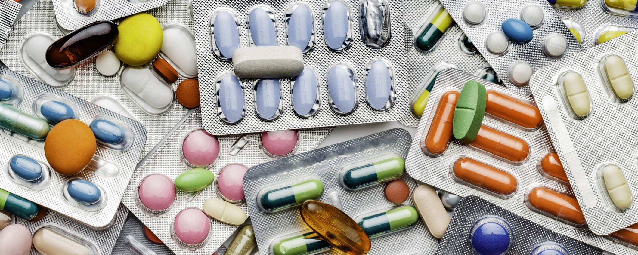 L’Italia dei farmaci: boom di psicofarmaci e anti obesità, allarme antibiotici al Sud