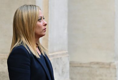 Meloni a testa alta davanti alle contestazioni della Cgil (a cui ha sottratto il voto dei lavoratori)