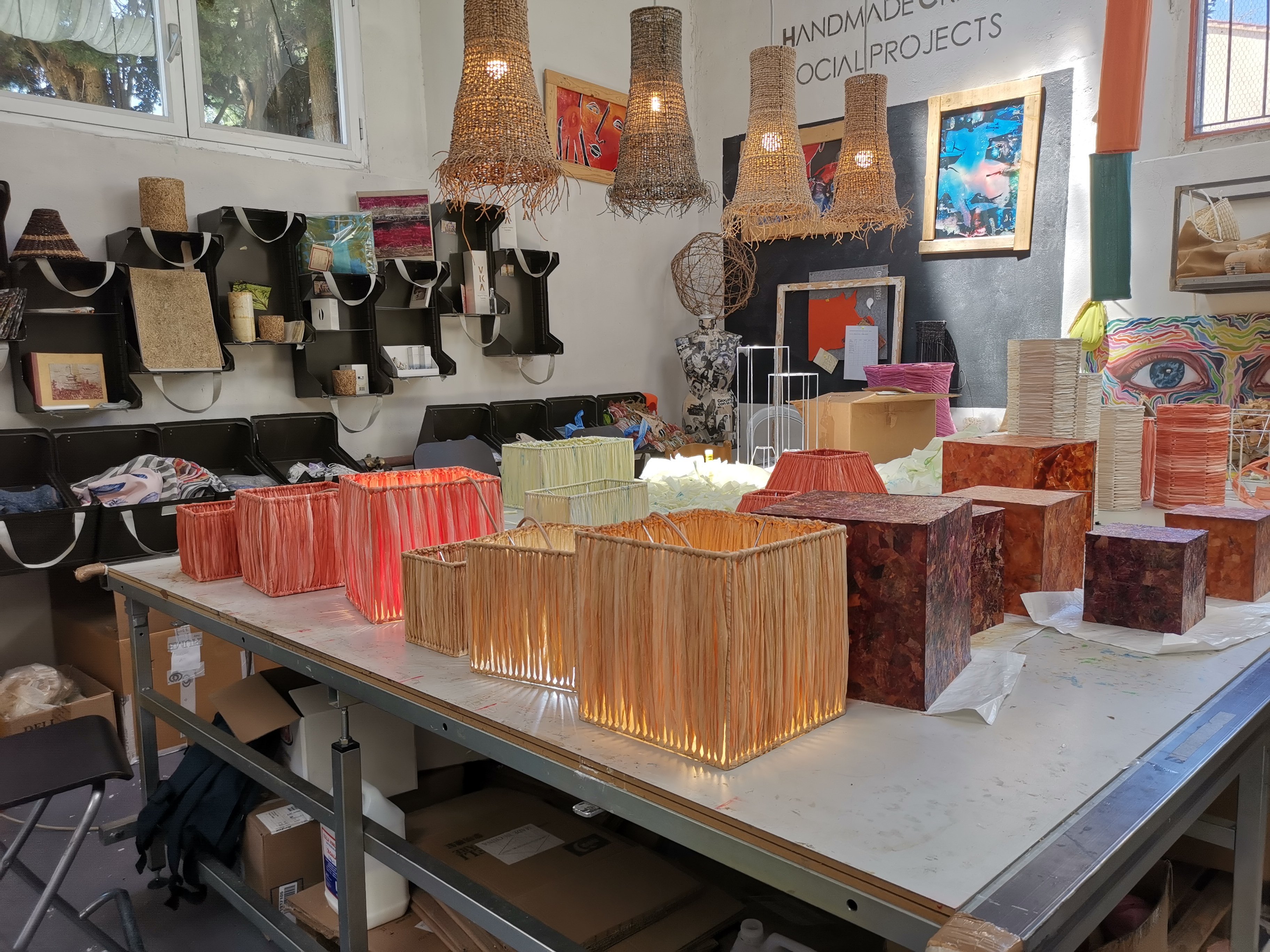 Riapre il laboratorio artigiano AltreMani