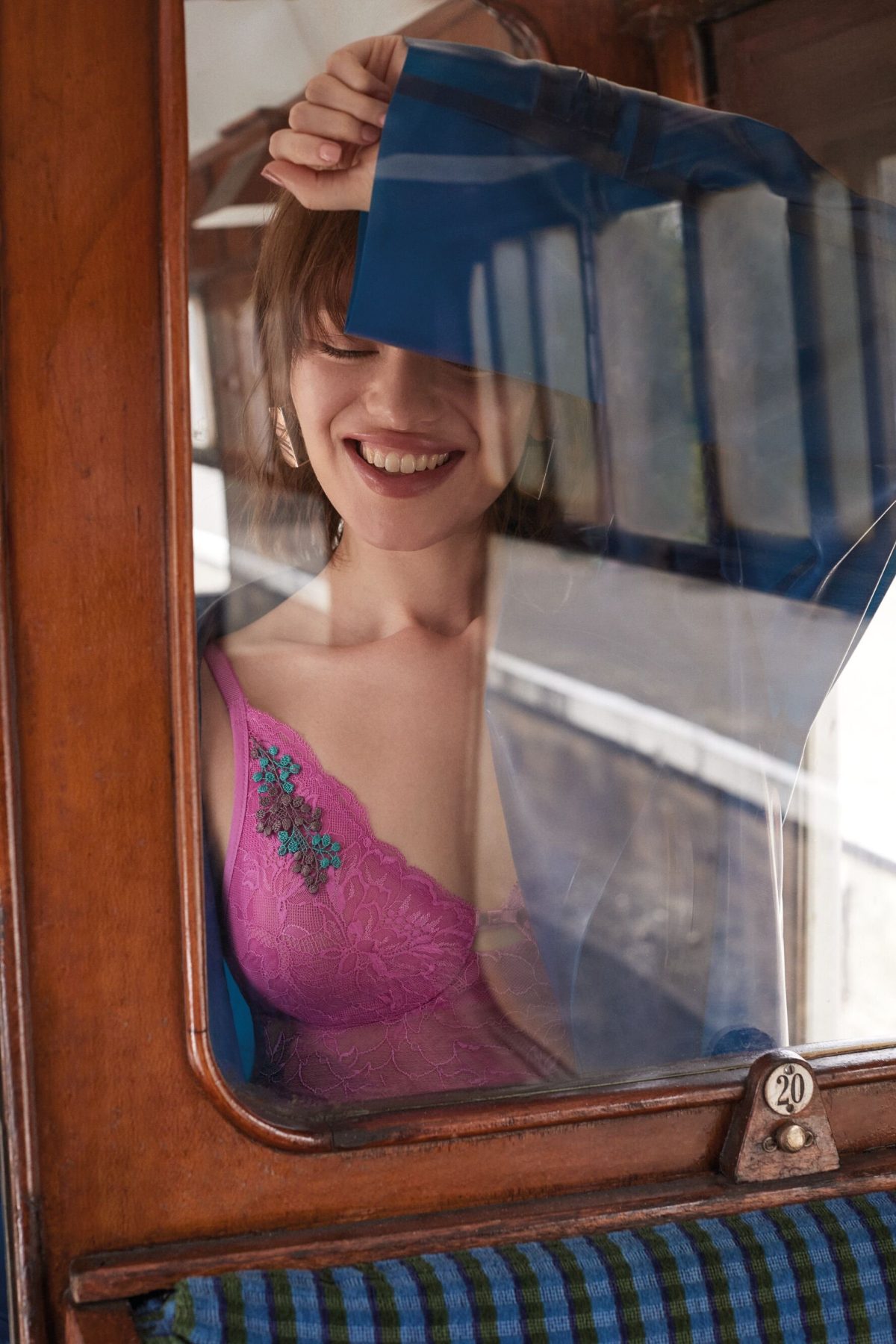 Galleria foto 'Con Triumph la lingerie esce allo scoperto' - foto 4