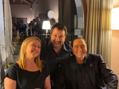 Il Pd ci vuole a casa, senza feste, cene, amici, per i morti di Cutro