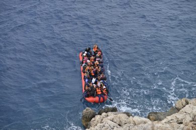 La Guardia costiera soccorre 1.300 persone nel Mediterraneo