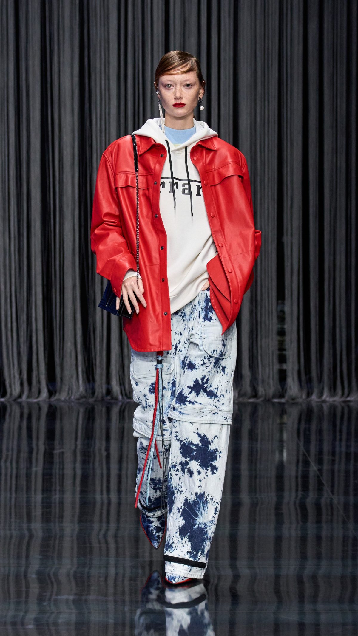 Galleria foto 'Il ritorno del denim «grunge», in chiave couture' - foto 39