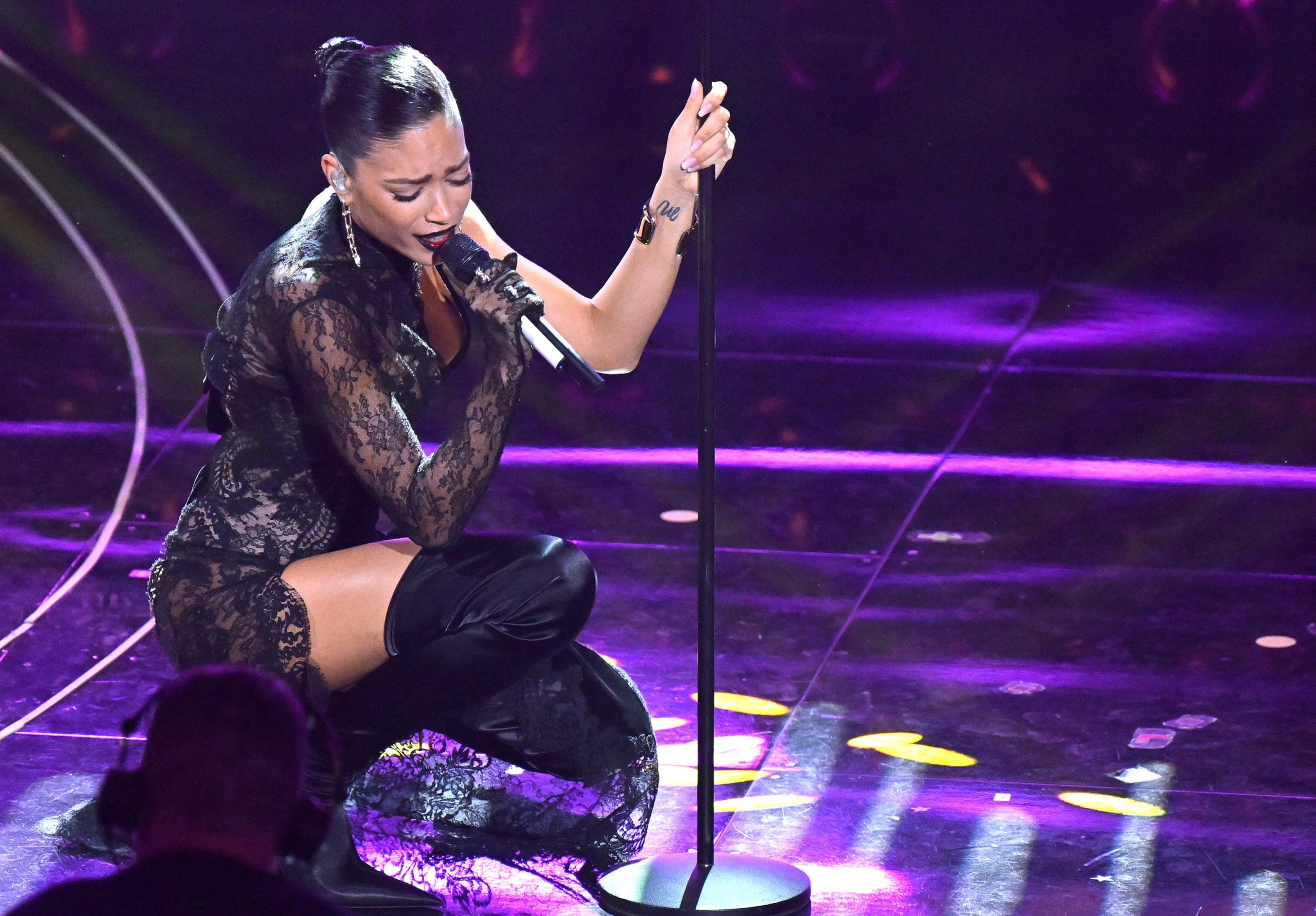 Sanremo un mese dopo: le canzoni del Festival dominano ancora le classifiche