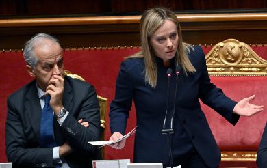 Piantedosi ed il Governo uniti a Cutro mentre la Gb chiude ai barconi