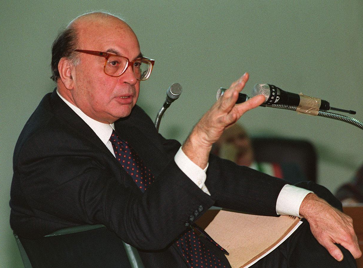 Storia riveduta e scorretta del signor Bettino Craxi (e di questi nostri anni)