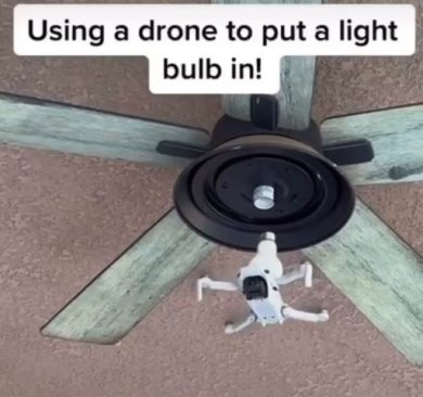 Drone telecomandato avvita una lampadina | video