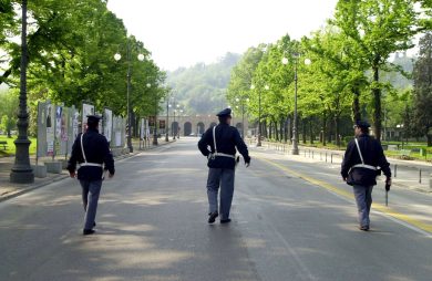Marocchino ruba la pistola ad un Carabiniere e ferisce agente poi viene ucciso