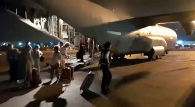 Italiani evacuati dal Sudan, arrivati alla base aerea NATO a Gibuti