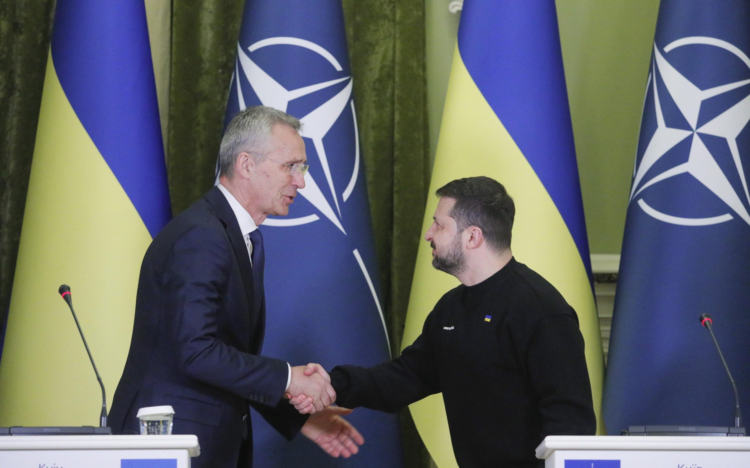 Stoltenberg a Kiev: «La Nato sta con l’Ucraina»