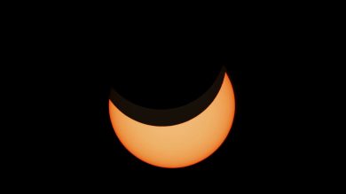 La spettacolare eclissi solare totale in Australia | video